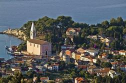 Lošinj: otok zdravilne klime, aromatičnih rastlin in igrivih delfinov