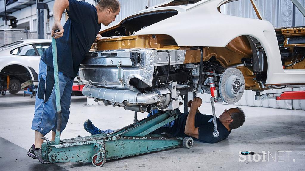 Porsche 911 993 turbo project gold