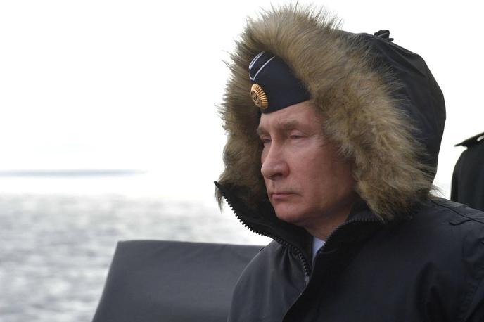 Vladimir Putin | Vladimir Putin je prejšnji teden ponovno namignil, da bi Rusija zaradi konflikta v Ukrajini lahko uporabila jedrsko orožje. Posebej je poudaril, da "ne blefira". | Foto Guliver Image