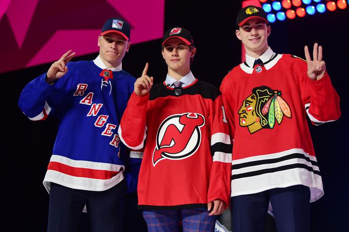 nhl nabor jack hughes | Jack Hughes je v boju za prvi izbor letošnjega nabora lige NHL premagal Kaapa Kakkoja. | Foto Reuters