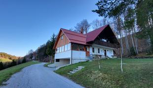 Planinska koča na Ermanovcu (968 m)