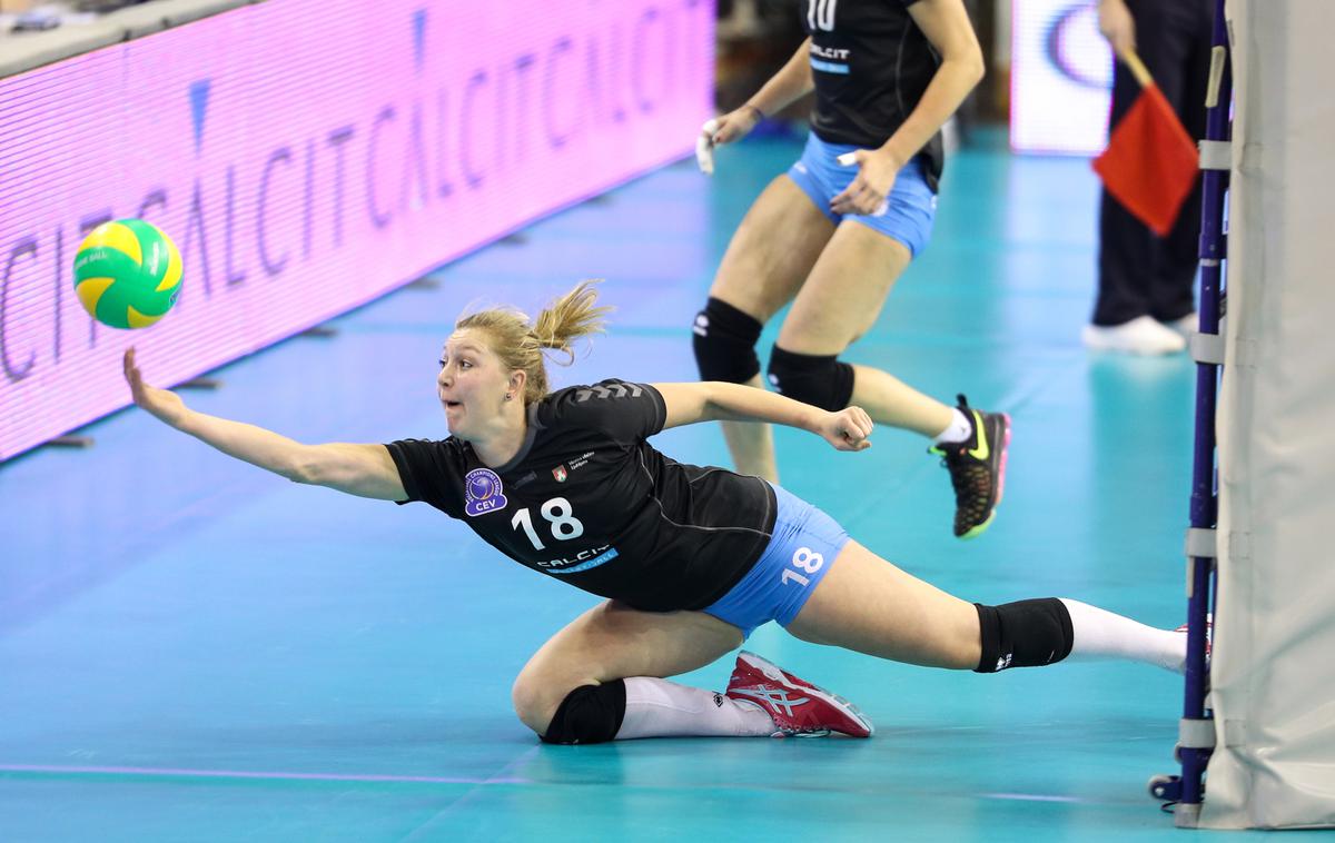 Odbojkarice Calcit Volleyballa so na prvi tekmi drugega kroga kvalifikacij za uvrstitev v ligo prvakinj izgubile proti favorizirani italijanski ekipi Liu Jo Nordmeccanica. | Foto Vid Ponikvar