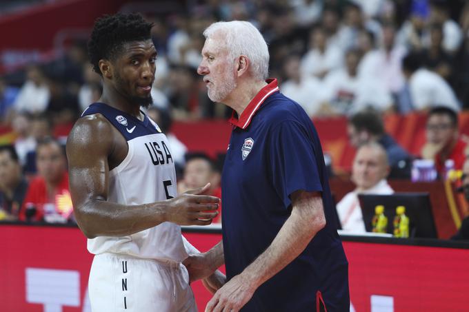 Gregg Popovich in Donovan Mitchell na tekmi s Francijo | Foto: Guliverimage