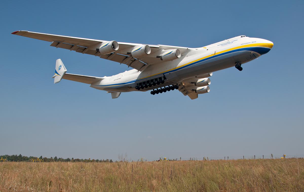 Antonov An-225 Mriya | Antonov An-225 Mriya je največje in najtežje letalo na svetu, ki so ga v edinem obstoječem primerku izdelali že leta 1988.  | Foto Wikimedia Commons