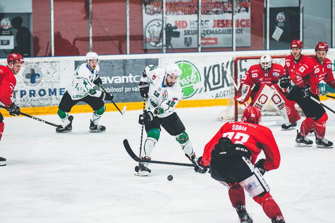 HDD SIj Acroni Jesenice - HK SŽ Olimpija | Hokejisti Olimpije so odločitev o državnem prvaku prestavili na ponedeljek. | Foto Grega Valančič/Sportida