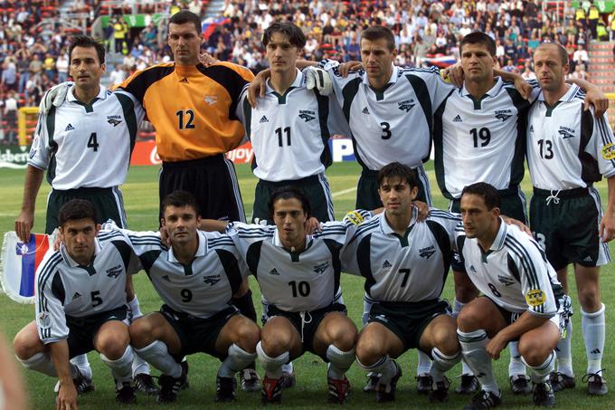 Darko Milanič, ki je bil kapetan slovenske reprezentance na Euru 2000, je nosil trak tudi na prvem gostovanju Slovenije na Poljskem. | Foto: Reuters