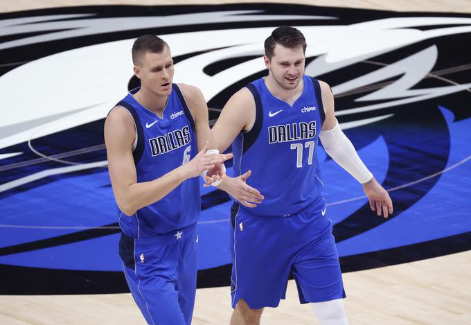 Ko sta zdrava oba in igrata moštveno, sta lahko fantastična naveza. Porzingis in Dončić. | Foto: Reuters