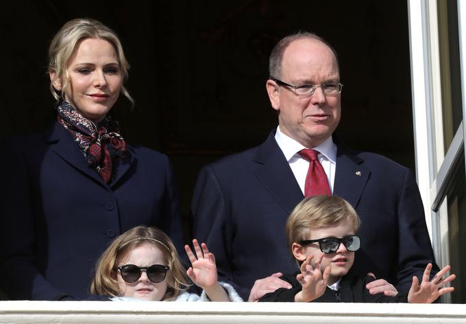 Monaška kneginja Charlene na balkonu | Foto: Reuters