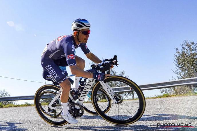 Kristian Sbaragli Alpecin | S Kristianom Sbaraglijem, kolesarjem ekipe Alpecin-Fenix, smo se pogovarjali o dirki Po Sloveniji, pa tudi o trenutno največjem zvezdniku kolesarske karavane Mathieuju van der Poelu in napovedih zmagovalca letošnjega Toura. | Foto osebni arhiv