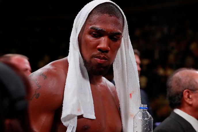 Anthony Joshua Andy Ruiz Jr. | Anthony Joshua se je 9  marca družil s princem Charlesom. | Foto Reuters