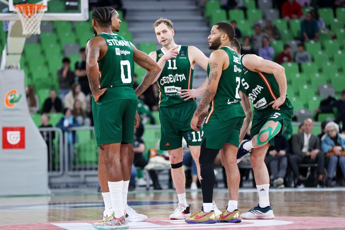 Cedevita Olimpija : Turk Telekom | Cedeviti Olimpiji ni uspelo pripotovati v Panevežys. | Foto Aleš Fevžer