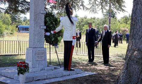 Pahor in Mattarella položila venca k spomenikoma v Bazovici #foto #video