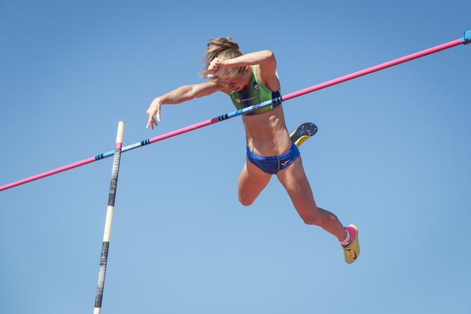 Tina Šutej (Kladivar) je bila najboljša s 4,60 m v skoku s palico. | Foto: Peter Kastelic