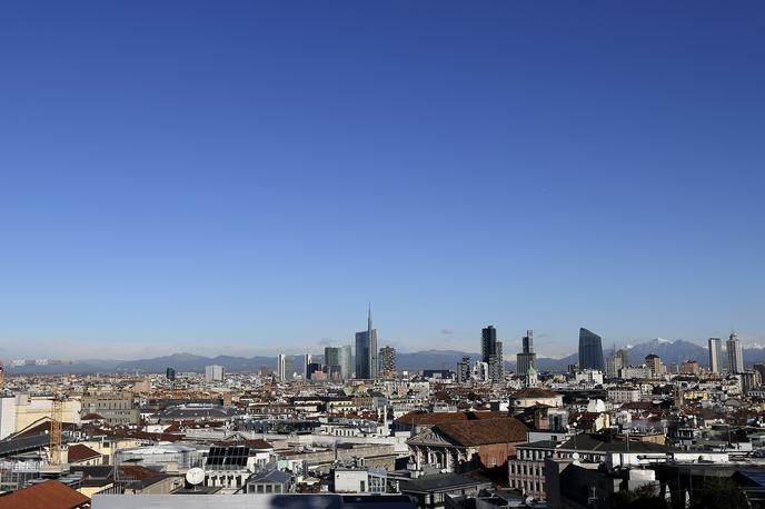 Milano | Gostinci se bojijo, da bodo zaradi omejevalnih ukrepov izgubili stranke, protestirajo pa tudi lastniki trgovin. | Foto Reuters