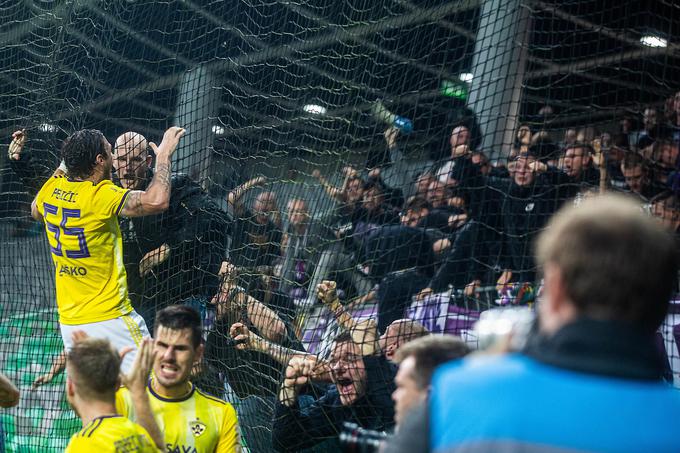 Maribor je bil boljši od Olimpije s 4:2, kar dva zadetka pa dosegel v sodnikovem podaljšku. | Foto: Grega Valančič/Sportida