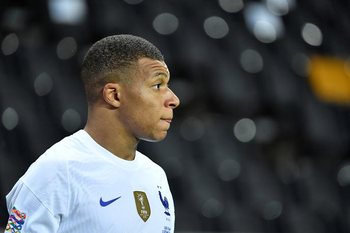 Kylian Mbappe | Mladi francoski zvezdnik Kylian Mbappe bo primoran preskočiti dvoboj s Hrvaško, ponovitev finala SP 2018. | Foto Reuters