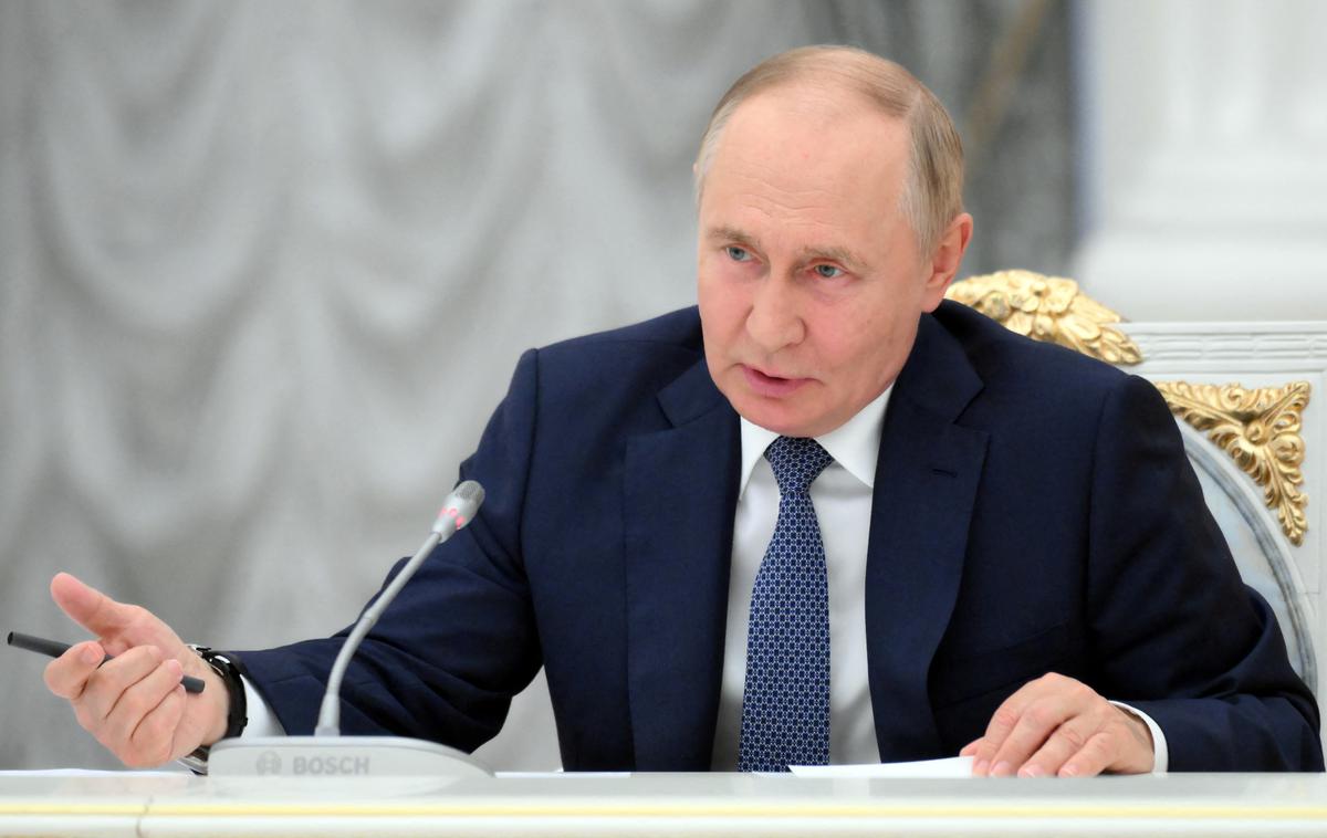 Vladimir Putin | Moskva je od začetka invazije na Ukrajino februarja 2022 številne tuje, večinoma zahodne organizacije razglasila za "nezaželene". | Foto Reuters