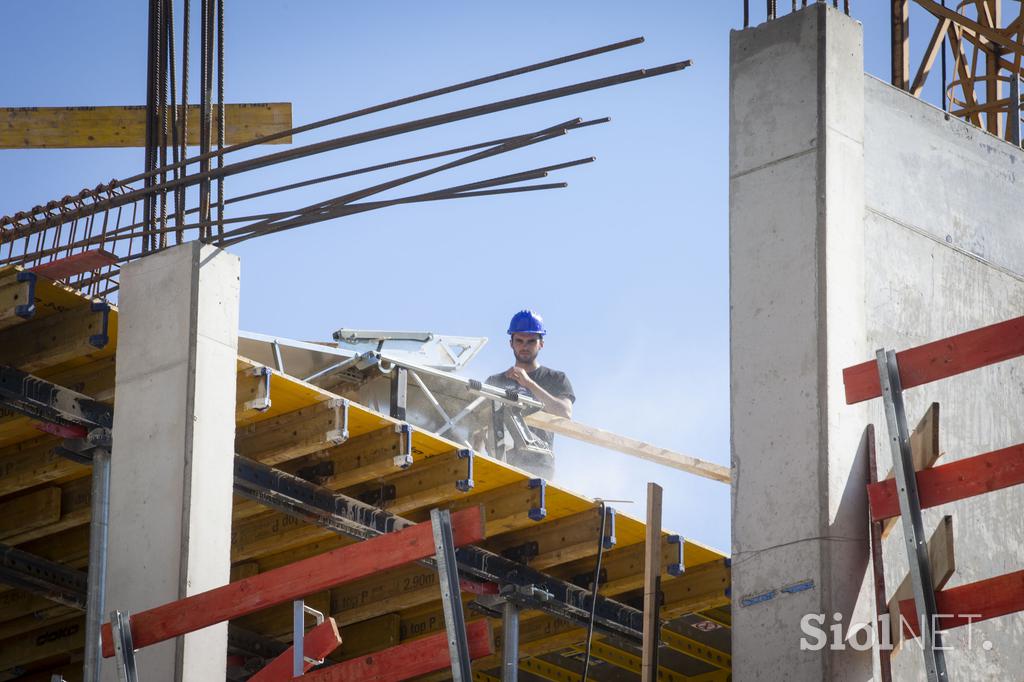 Projekt Šumi. gradbeništvo gradbišče