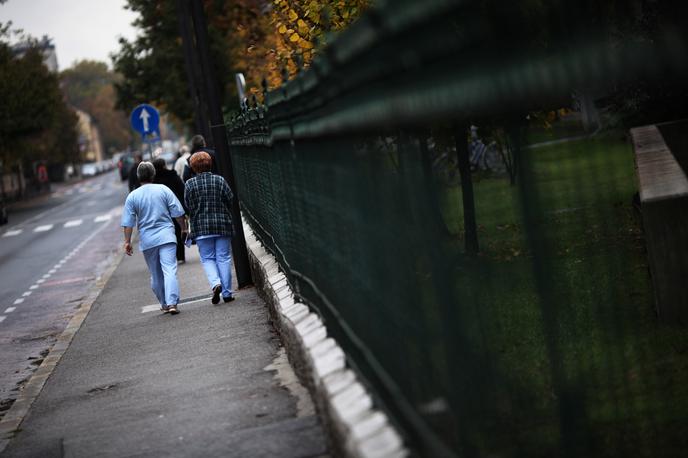 medicinske sestre | Največja težava odhodov medicinskih sester je na oddelkih intenzivne nege, kjer je delo najbolj zahtevno. | Foto Matej Leskovšek