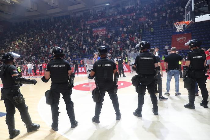 Crvena zvezda Partizan finale ABA peta tekma | Finale lige ABA so zaznamovali navijaški incidenti in prekinitve tekem. | Foto Sportida