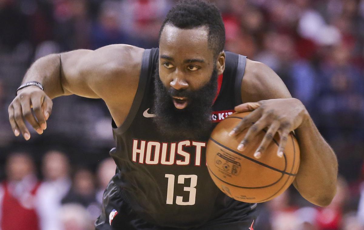 James Harden | Bradati zvezdnik Houstona James Harden se je proti Utahu izkazal s 47 točkami. Na zadnjih štirih tekmah znaša njegovo povprečje 39,5 točke na tekmo. | Foto Reuters