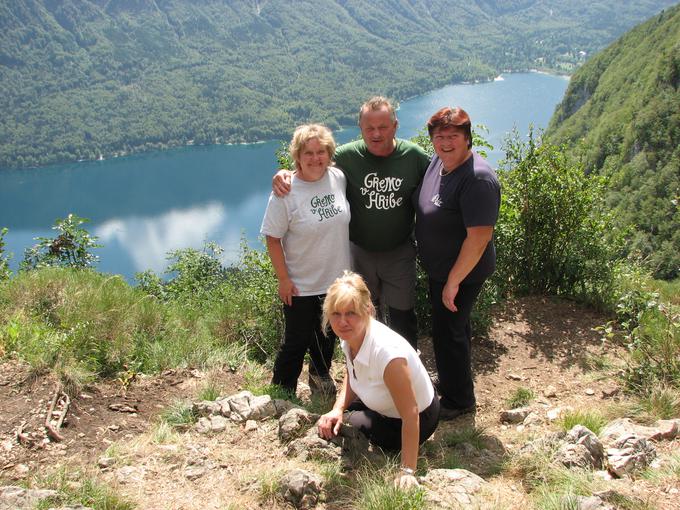 Med udeleženci akcije so se v osmih letih, kolikor projekt obstaja, spletle številne prijateljske vezi. | Foto: Osebni arhiv