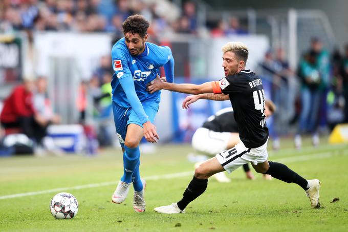 Kevin Kampl je na gostovanju RB Leipziga pri Hoffenheimu nosil kapetanski trak in prispeval podajo za drugi gol rdečih bikov. | Foto: Guliverimage/Getty Images