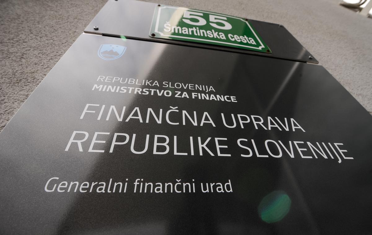 Furs | Furs želi s to novostjo prispevati k transparentnosti poslovanja finančne uprave. Podatki bodo zavezancem omogočili lažje izpolnjevanje njihovih davčnih obveznosti. Dohodke iz tujine morajo namreč zavezanci sami prijavljati finančni upravi. | Foto Nebojša Tejić/STA