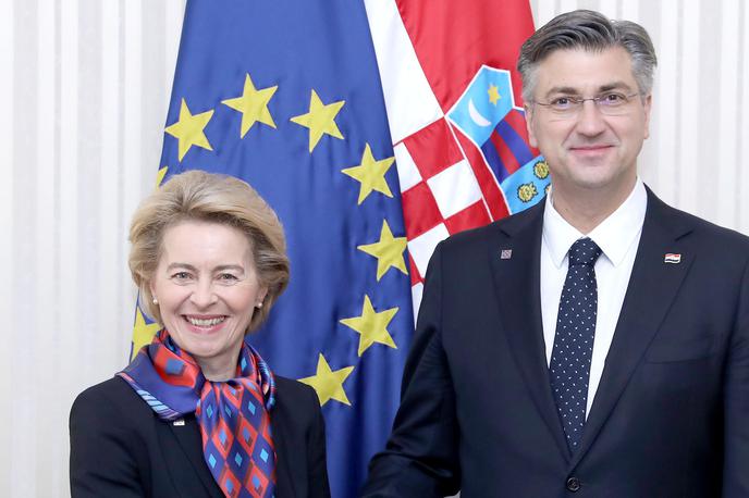 Ursula von der Leyen in Andrej Plenković | Andrej Plenković je javno zanikal, da ga zanima vodenje Evropske komisije, kar pa je po pisanju medija Politico morda dokaz, da ga ta položaj zanima. Plenković tako kot von der Leynova prihaja iz vrst Evropske ljudske stranke (EPP), ki bo najverjetneje tudi po letošnjih evrovolitvah ostala največja skupina v Evropskem parlamentu.  | Foto Guliverimage