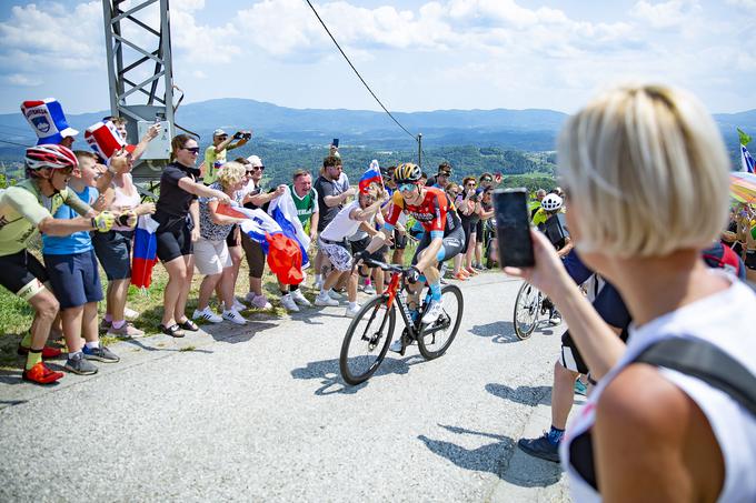 Matej Mohorič je pospešil na zadnjem vzponu na dirki, ki je slišal na ime Trška Gora. Sledil mu je lahko le skupni zmagovalec dirke Filippo Zana. | Foto: Ana Kovač