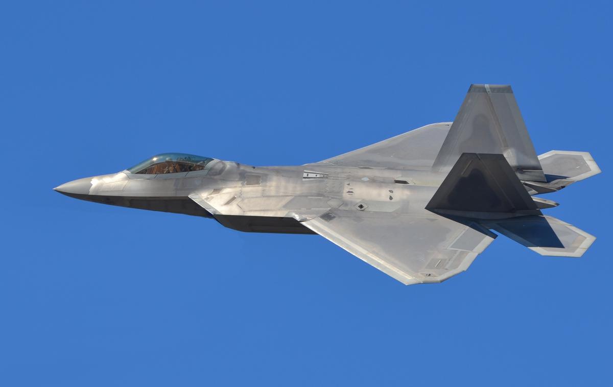 Ameriško bojno letalo F-22 | Foto Shutterstock