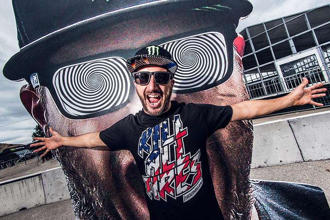 Ken Block je po več videouspešnicah na YouTubu ustanovil tudi avtomobilsko serijo Gymkhana Grid.  | Foto: Gymkhana Grid