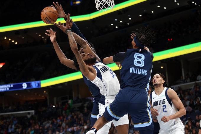 Derrick Jones Jr. je ob zmagi Dallasa dosegel 22 točk. | Foto: Reuters