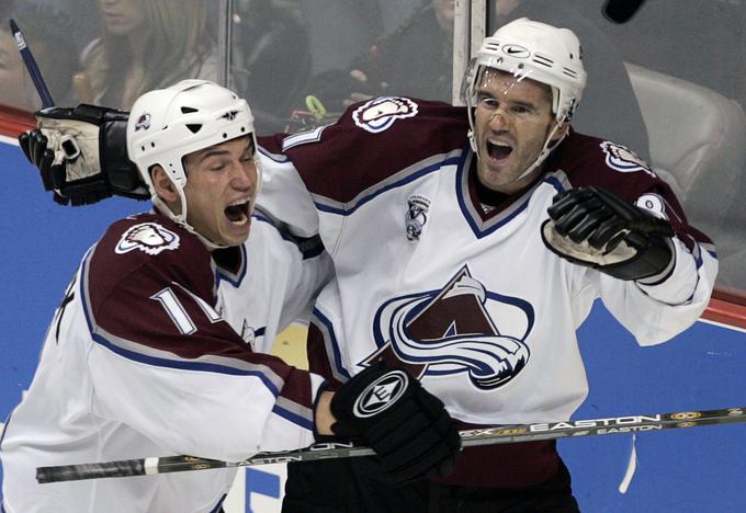 Pierre Turgeon (desno) je novi pomočnik Los Angeles Kings, ki jih bo s spremenjenim trenerskim štabom poskušal vrniti na zmagovito pot. | Foto: Reuters