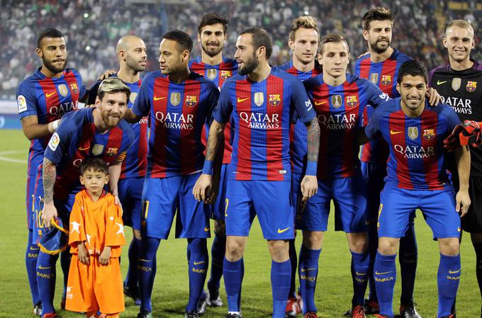 Poziranje z ekipo Barcelone pred začetkom prijateljske tekme proti Al Ahliju v Dohi | Foto: Guliverimage/Vladimir Fedorenko