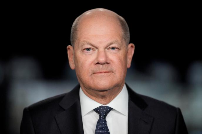 Nemški kancler Olaf Scholz | "Jasno je, da moramo zdaj storiti vse, da preprečimo poslabšanje razmer," je dejal Scholz. | Foto Reuters