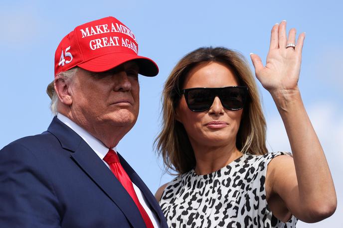 Donald in Melania Trump | Donald in Melania Trump sta vse do izbruha pandemije novega koronavirusa imela velike možnosti, da še štiri leta ostaneta v Beli hiši, saj je ameriško gospodarstvo cvetelo. Toda virus, ki je prišel iz Kitajske, je pahnil ameriško gospodarstvo v krizo. Zdaj bosta morala Donald in Melania, razen če se res ne zgodi kaj dramatičnega, 20. januarja prihodnje leto zapustiti Belo hišo.  | Foto Reuters