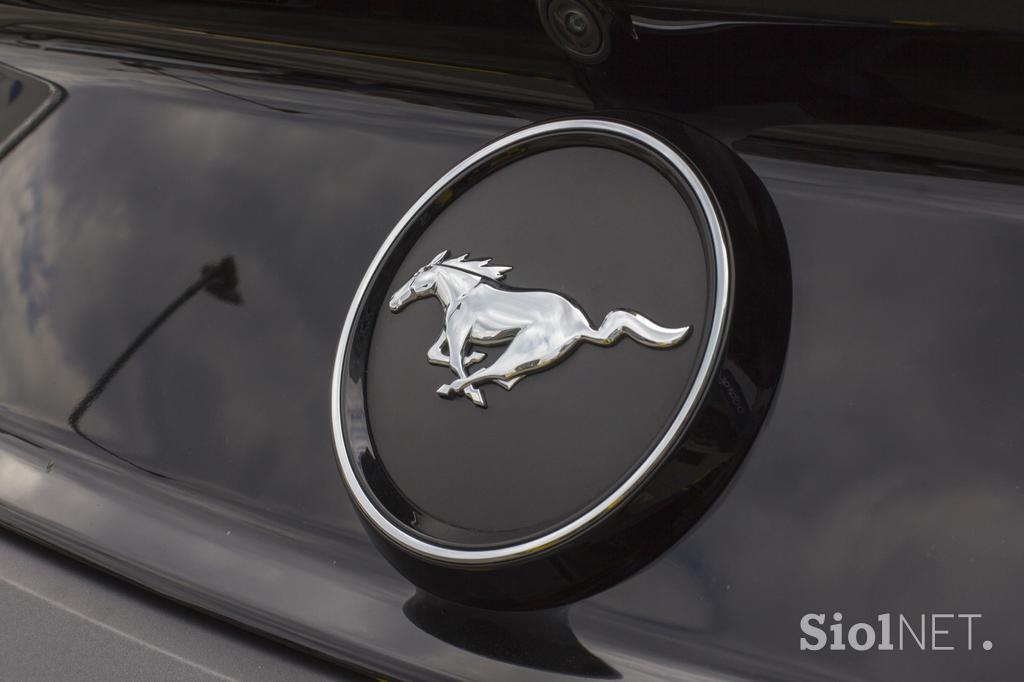 ford mustang karavana neukrotljivih avtosalon