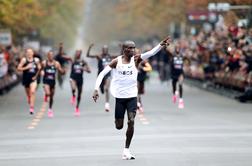 Tek v maratonsko prihodnost: Kipchoge v manj kot dveh urah!