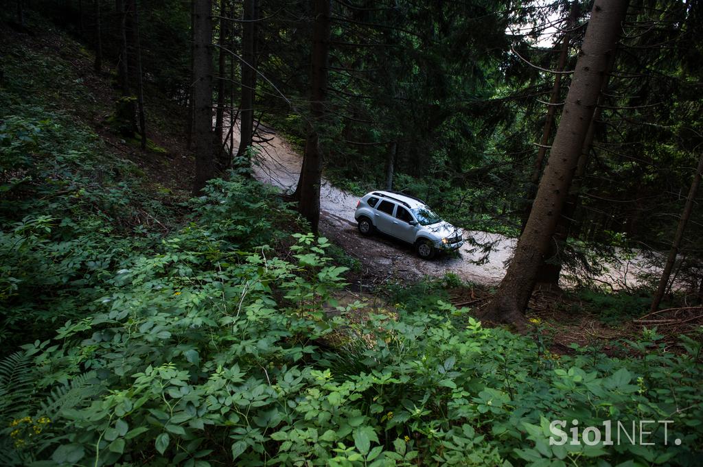 Dacia duster in oskrbnik gorske koče