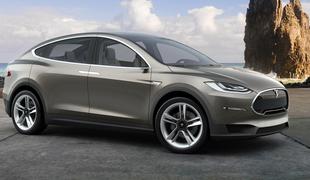 Teslin električni model X na cestah jeseni, v Sloveniji pa prihodnje leto