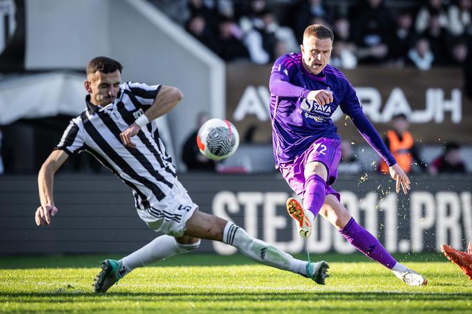 Josip Iličić je z mojstrskim zadetkom v 16. minuti popeljal Maribor v vodstvo. | Foto: Jure Banfi/alesfevzer.com