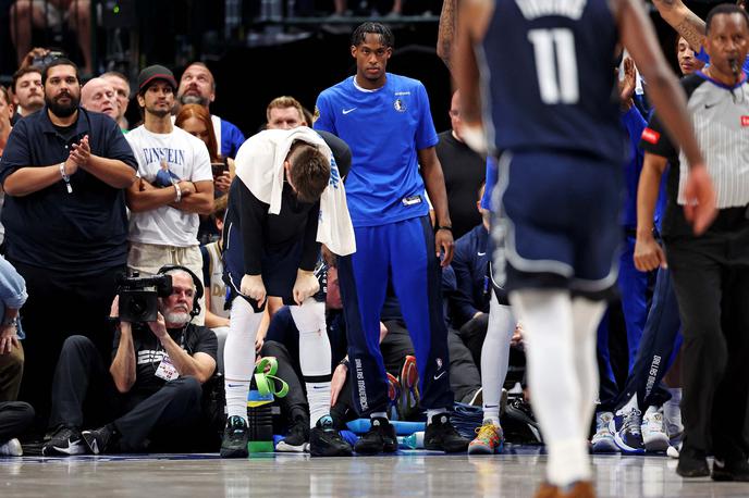 Luka Dončić | Luka Dončić je tretjo tekmo končal predčasno. | Foto Reuters