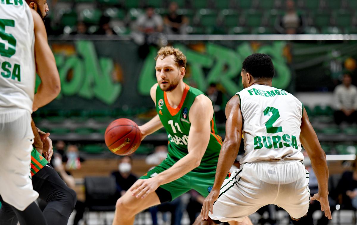 KK Cedevita Olimpija : Bursaspor, EuroCup | Jaka Blažič je s soigralci doživel prvi poraz v EuroCupu. | Foto KK Cedevita Olimpija/Tine Ružič