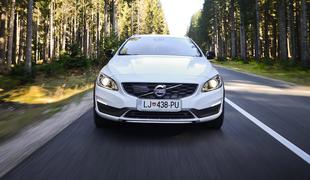 Volvo V60 cross country D3 – avtomobil za veliko udobnih kilometrov