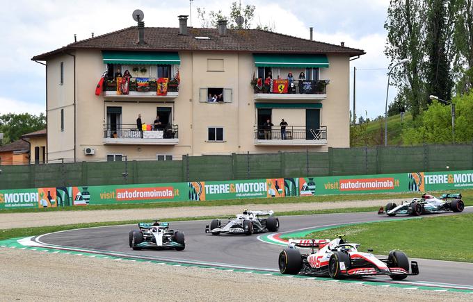 Mercedes ni bil konkurenčen niti za deseterico. | Foto: Reuters