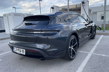 Porsche tacan Ionity polnilnica