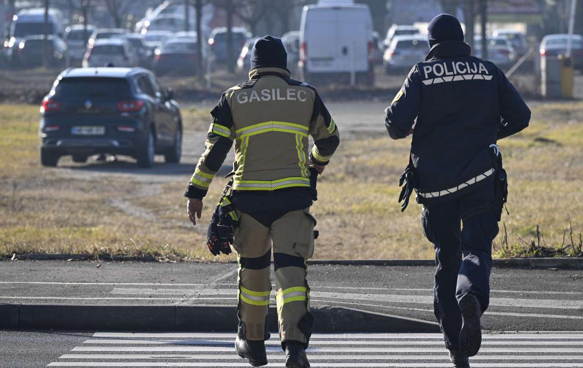 Policija, gasilci | Težava je nastala na fakulteti za farmacijo.  | Foto STA