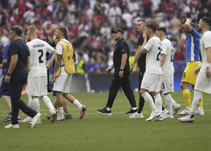 Matjaž Kek in njegovi varovanci so razočarani zapuščali zelenico Allianz Arene v Münchnu. | Foto: Guliverimage