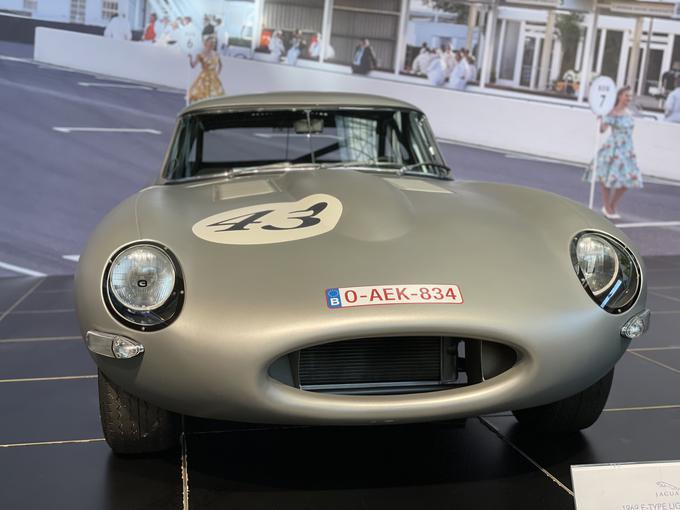 Replika slavnega jaguarja e-type lightweight iz leta 1969, kakršnih so v originalu izdelali le kakih dvanajst.  | Foto: Gregor Pavšič